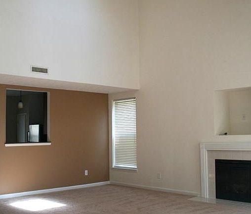 5th image of 3422 Bloomsbury Ln