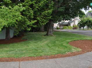818 Ha Mar Ave NE, Salem, OR 97301