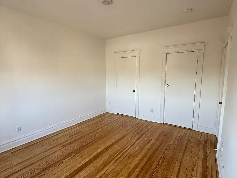 214 Lawton Ave #14 — Photo 5