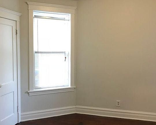 2nd image of 1922 N Lowell Ave