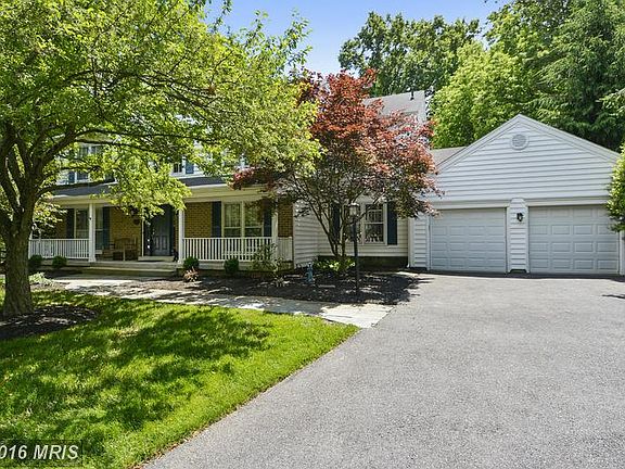 2nd image of 8402 Saint Regis Way
