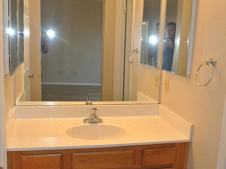 6814 W Louise Dr — Photo 9
