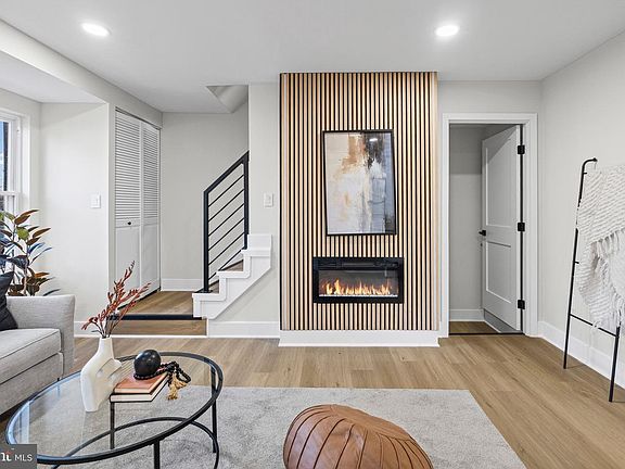 3rd image of 8221 Stewarton Ct