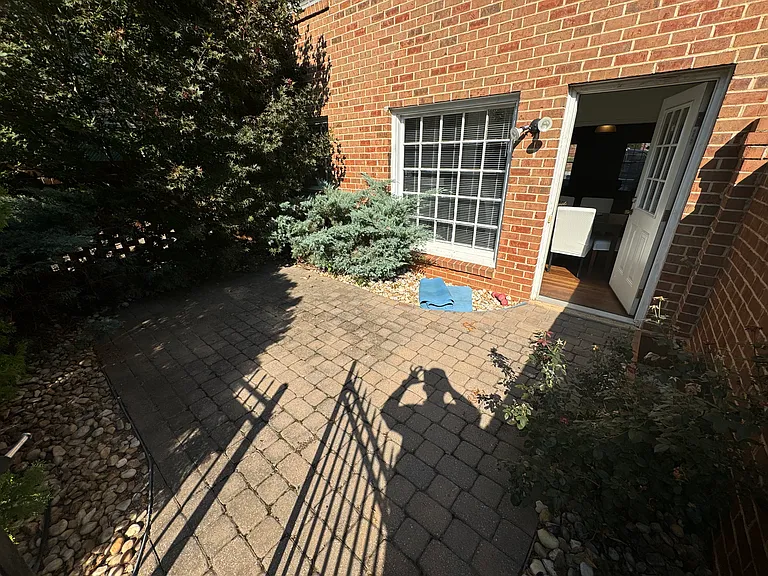 525 Waddell St #10 — Photo 21