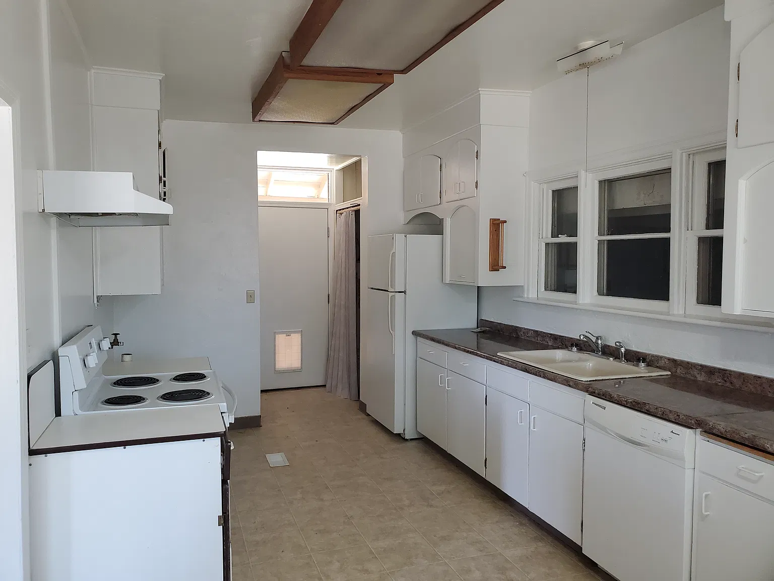 3 bed, 1044 sqft, $2,150 — Photo 4
