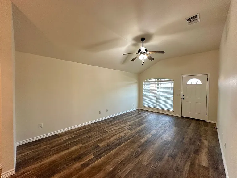 507 Sladecek Dr — Photo 7