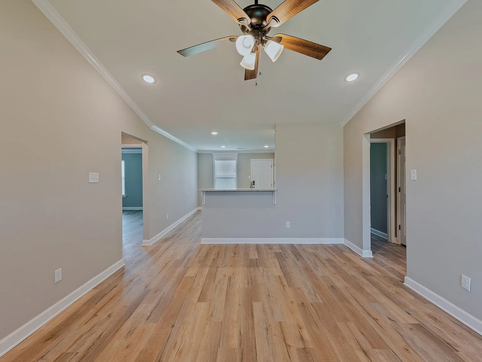 821 Pine Tree Rd — Photo 2