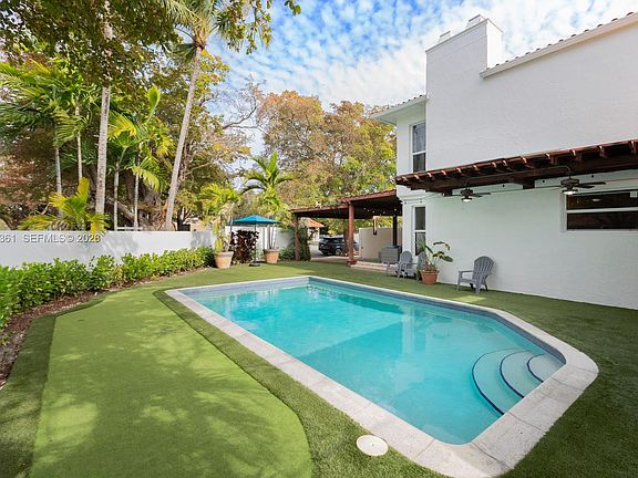 5th image of 360 SW 28th Rd