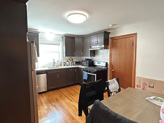 2nd image of 46 Dimmock St #1
