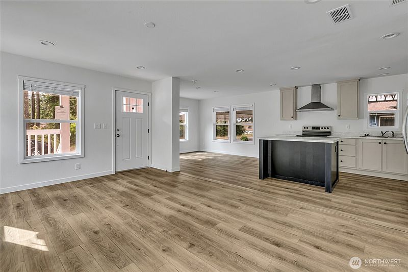 3rd image of 20023 137th Avenue Ct E #138