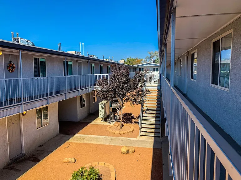 Desert Park Apartments — Photo 38