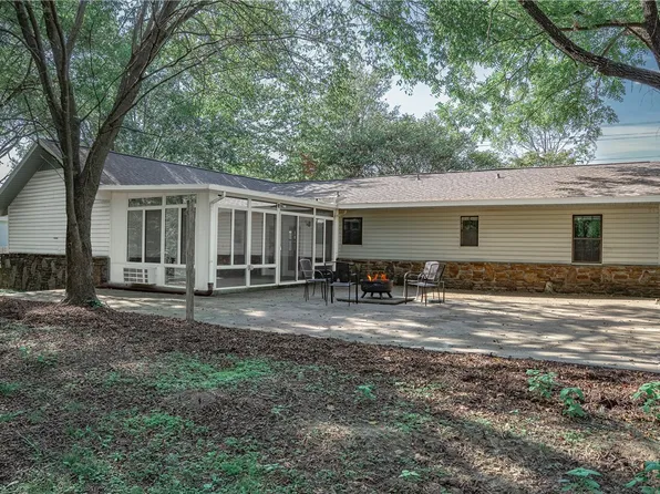 843 E Bowen Blvd, Fayetteville, AR 72703