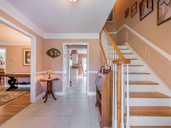 4th image of 189 Greenoak Blvd
