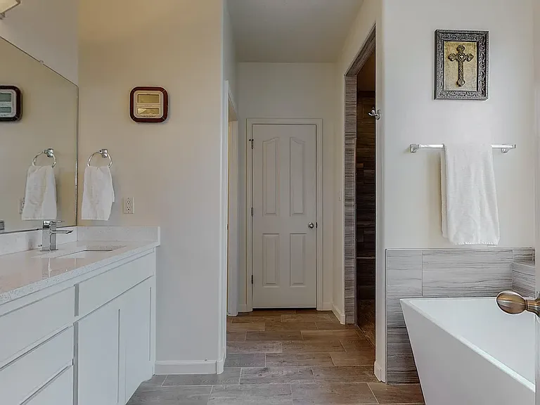 7309 Ojai St NE — Photo 6