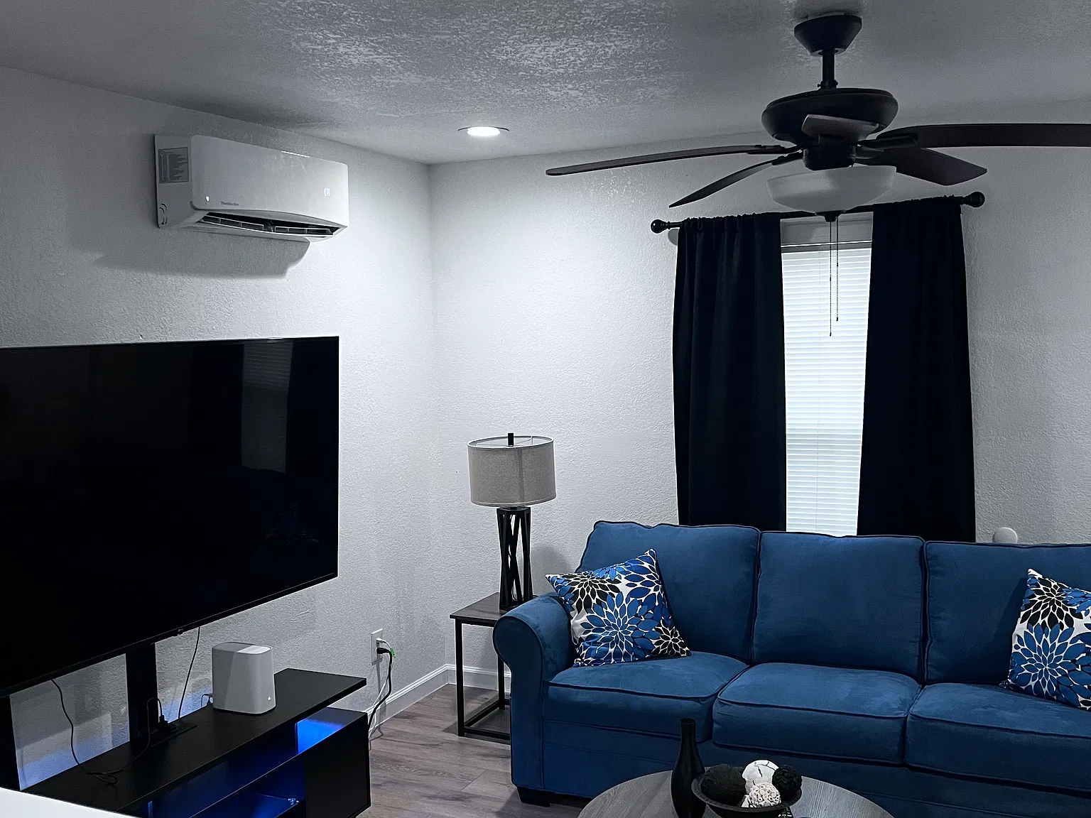 2 bed, 650 sqft, $2,200 — Photo 4