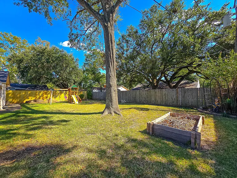 9507 Meadowbriar Ln — Photo 8