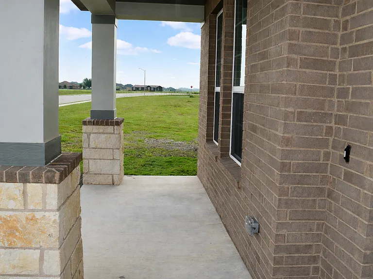 201 Chickasaw Ln — Photo 2