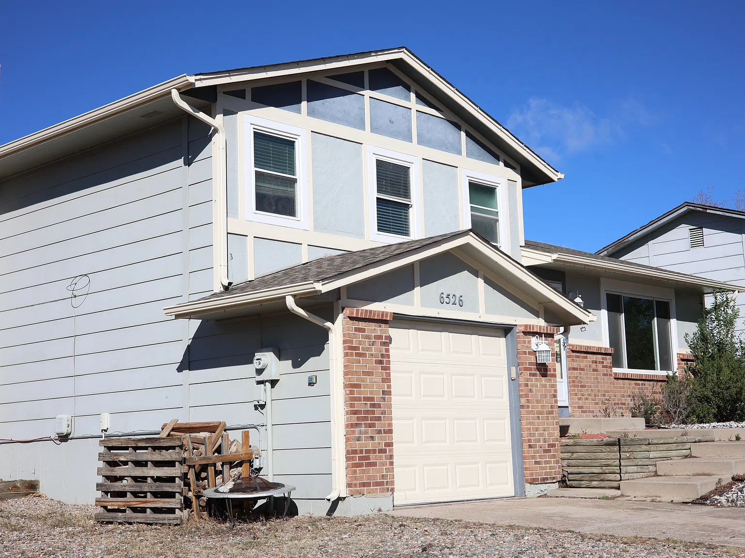 3 bed, 1418 sqft, $2,300 — Photo 2