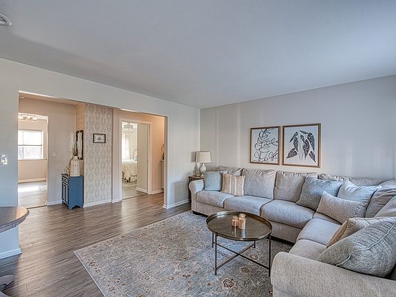 2nd image of 35 Bayberry Dr APT 2