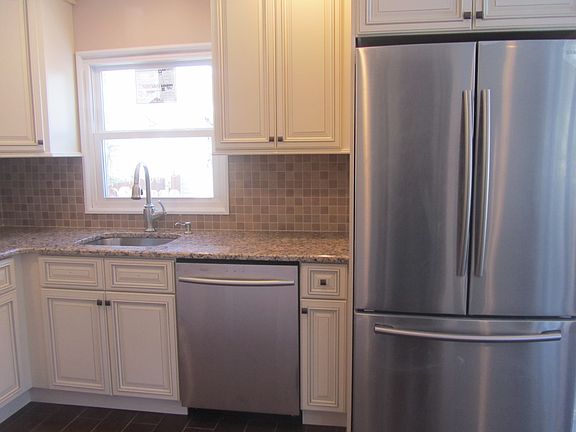 5th image of 88 Walnut St