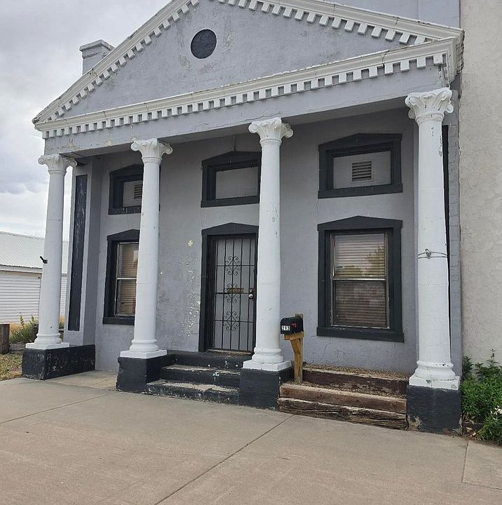 1st image of 213 Main St