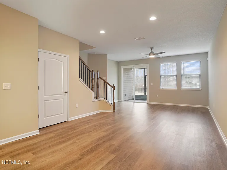 142 Castro Ct — Photo 9