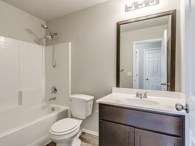 626 Audrey Dr — Photo 2
