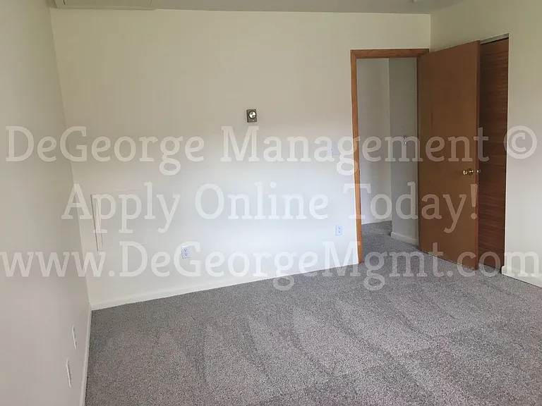Parkway Apartments — Photo 61