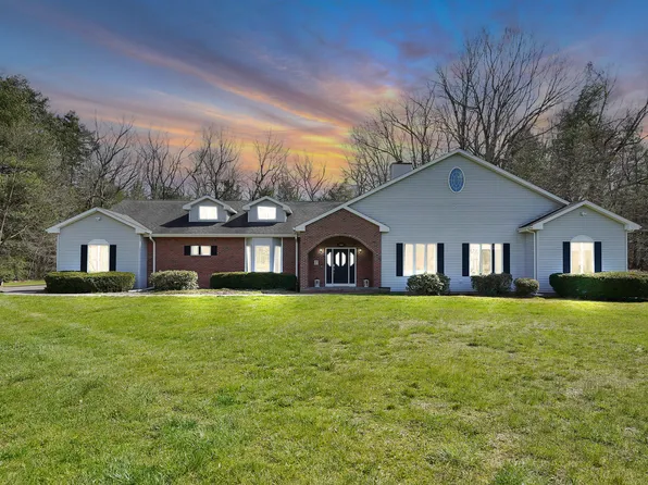 16 Newbury Court, Simsbury, CT 06070