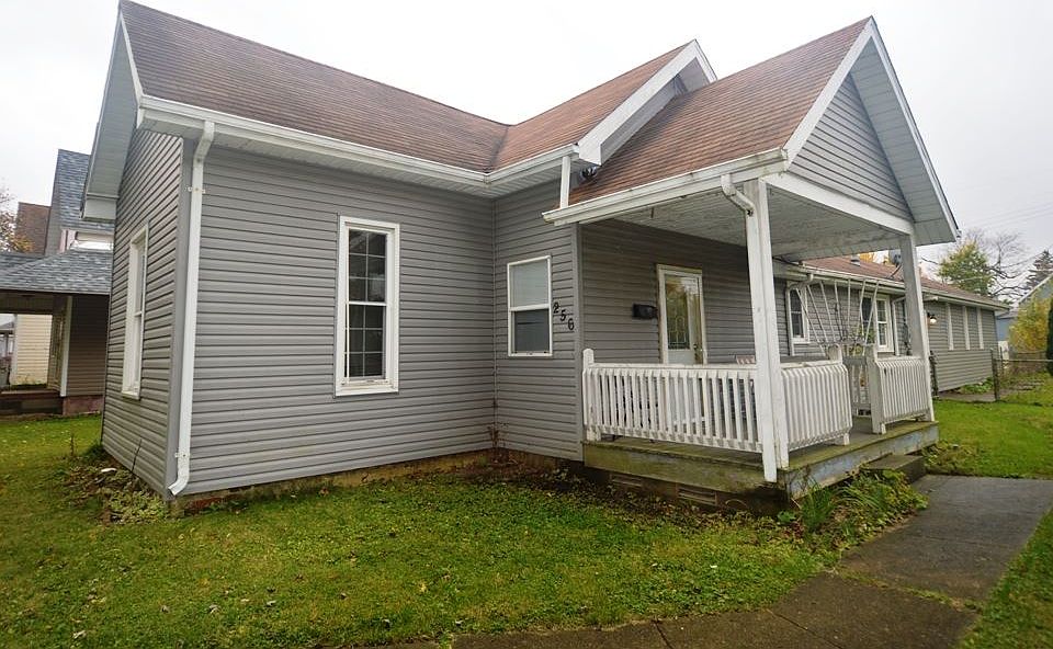 1st image of 256 N East St