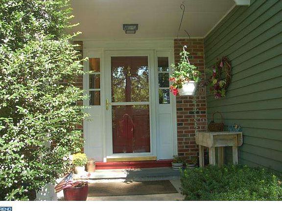 2nd image of 1566 Delong Dr