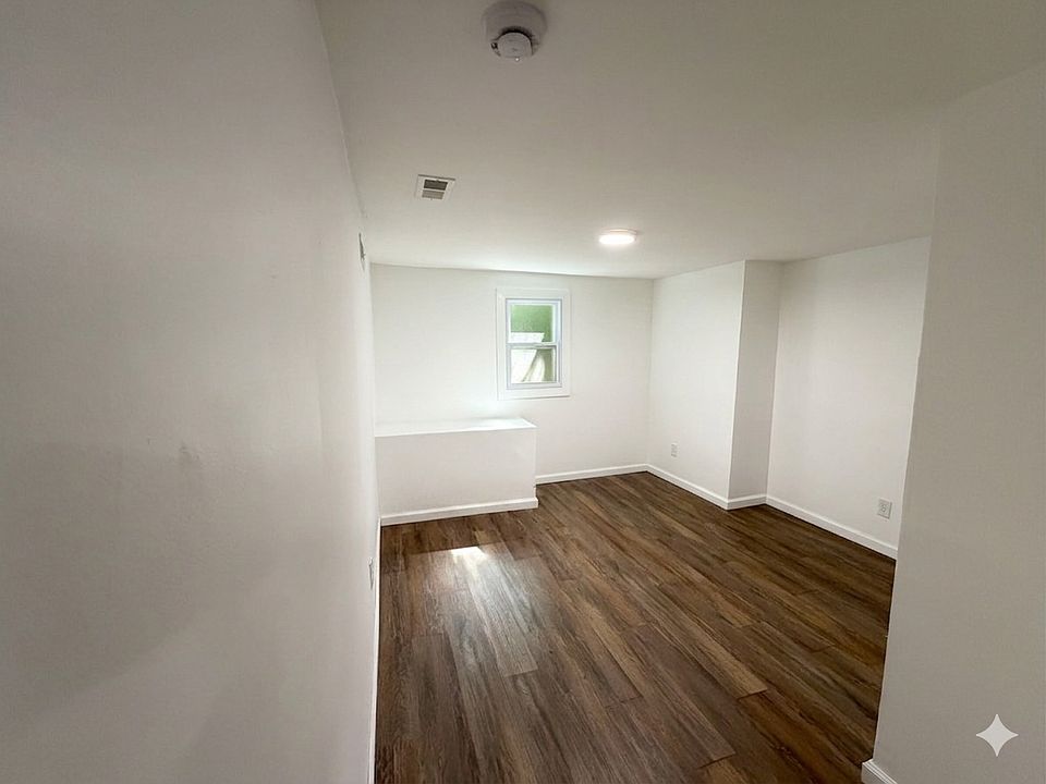 1st image of 4230 Skyline Dr #B
