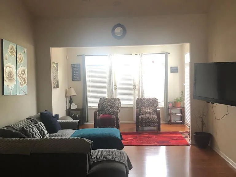 516 Siena Ln — Photo 4