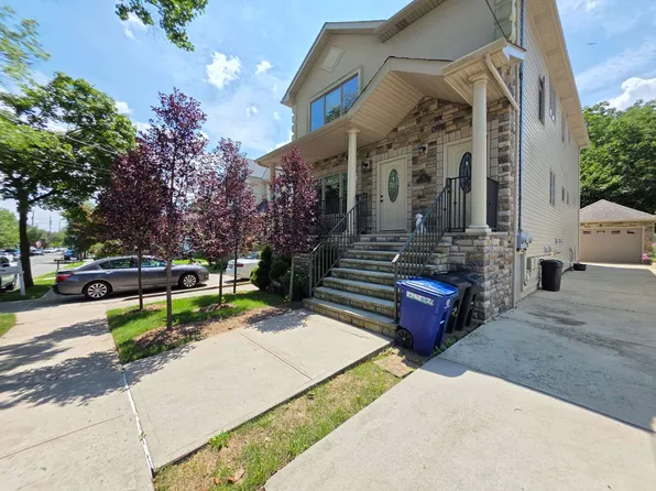16 Allen Pl, Staten Island, NY