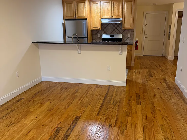 55 68th St #2B — Photo 24