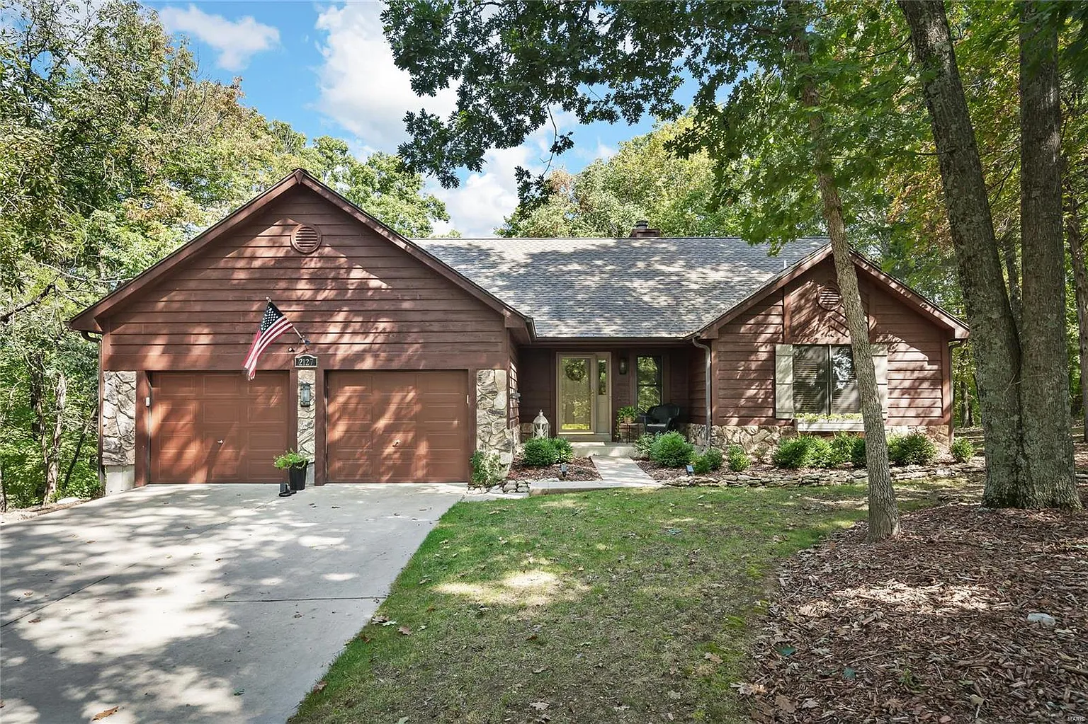2127 Heather Dr photo 1