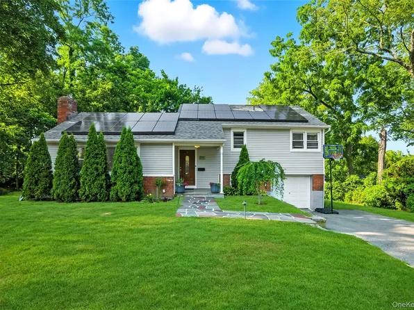 15 Downing Drive E, White Plains, NY 10607