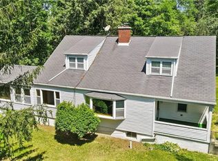 110 Chellman Ln, New Stanton, PA
