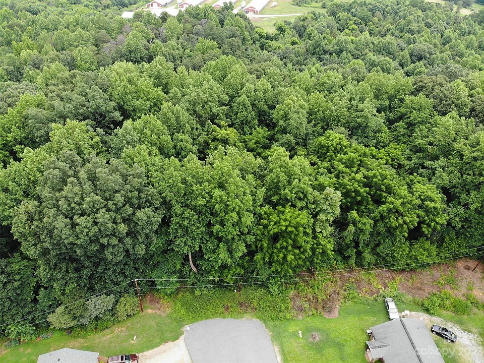 1st image of 22/23 Sunny Hill Dr