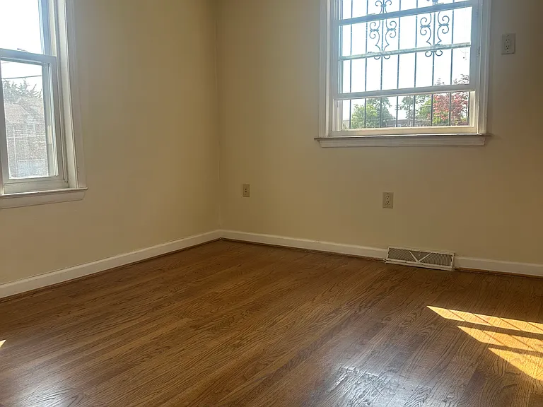 7624 Castor Ave #1 — Photo 2