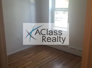 2504 27th St #2M, Astoria, NY 11102