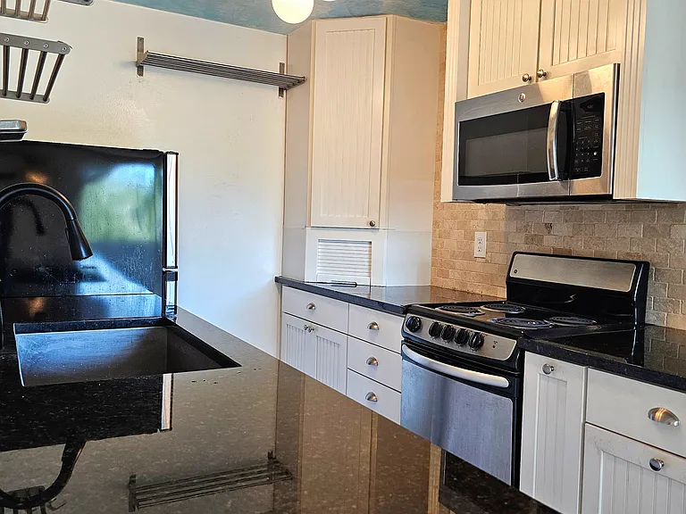 16850 SW Gleneagle Dr — Photo 22