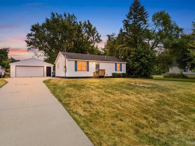 7443 Lawrence St, Grand Blanc, MI, 48439