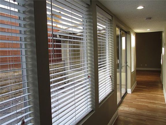 5th image of 8560 Park Ln APT 76