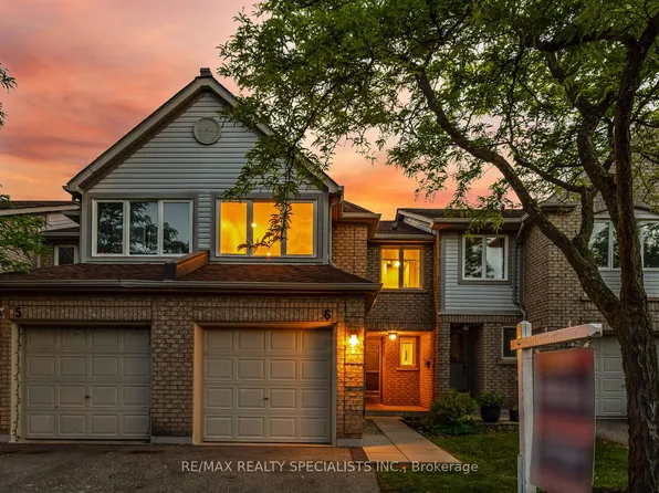 2555 Thomas St #6, Mississauga, ON L5M 5P6