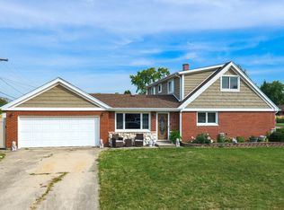 9236 Pembroke Ln, Bridgeview, IL 60455