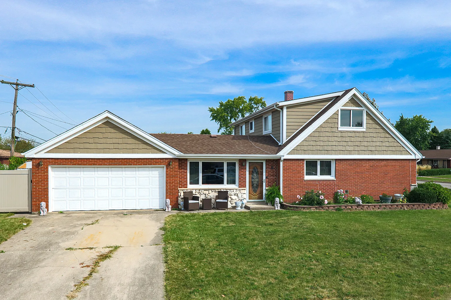 9236 Pembroke Ln photo 1