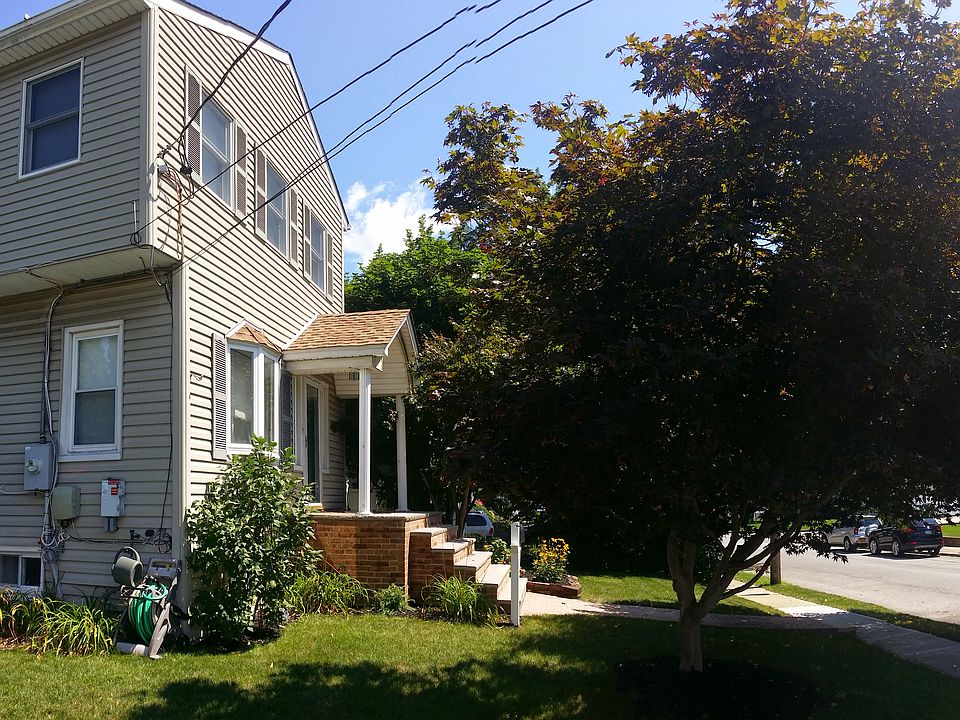 1st image of 2553 8th St