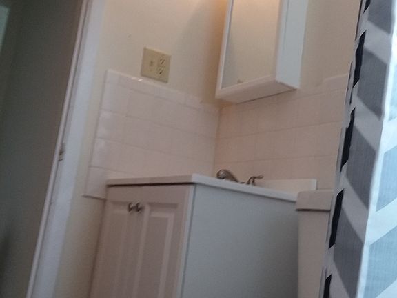 5th image of 122 Arizona Ave APT 8