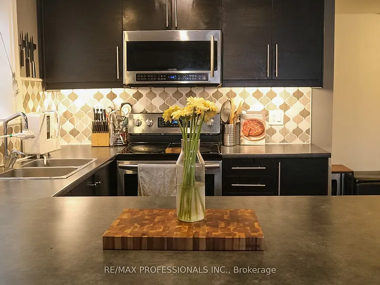 836 Concession St #206 — Photo 17